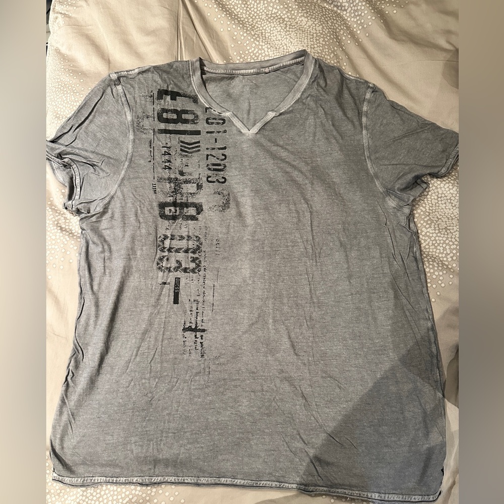 Guess Mens tshirt